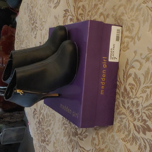 Madden Girl boots - Picture 1 of 4